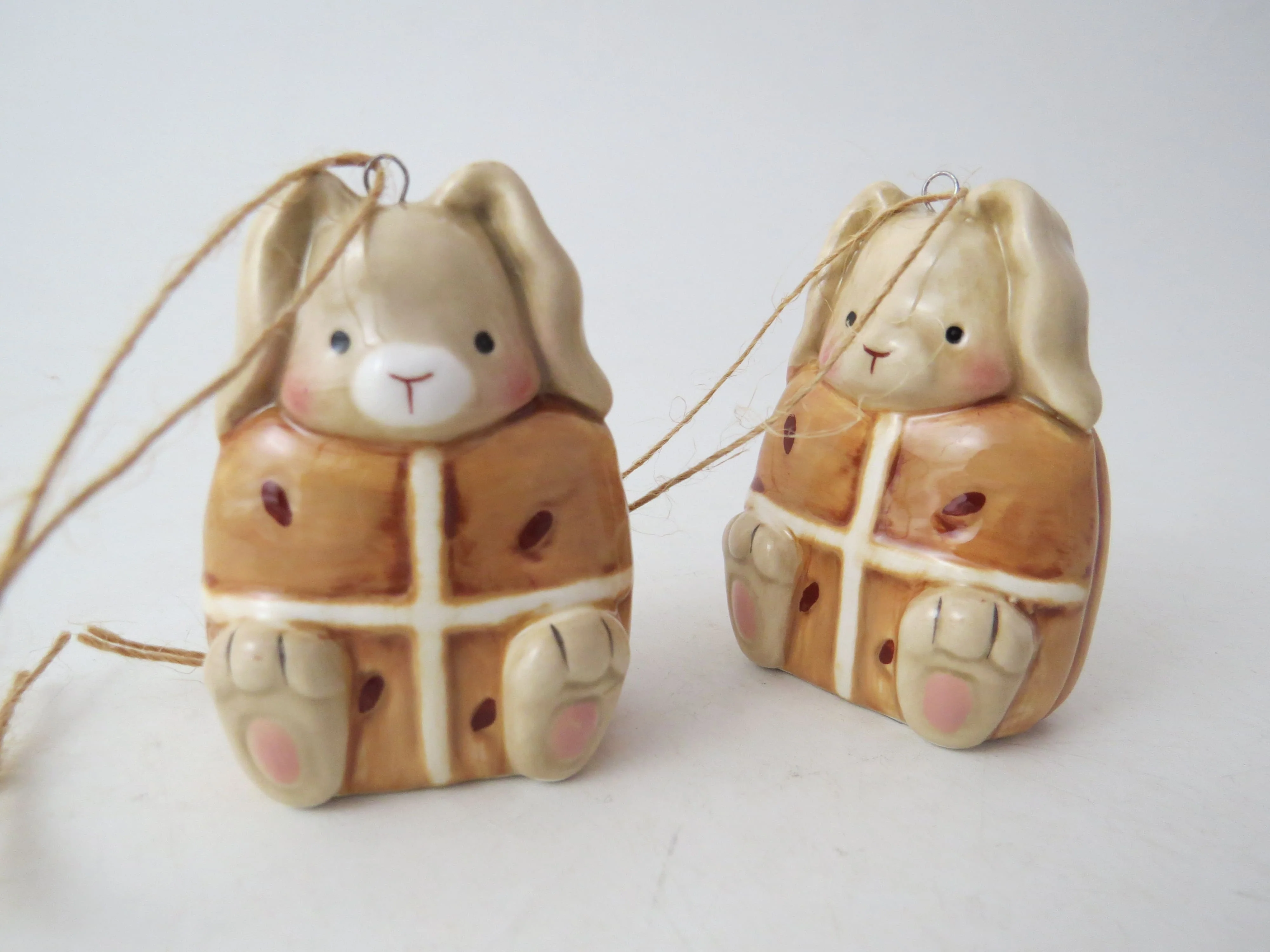 Ceramic Hot Cross Bunny Sitting Ornament 6.2cm - Image 2