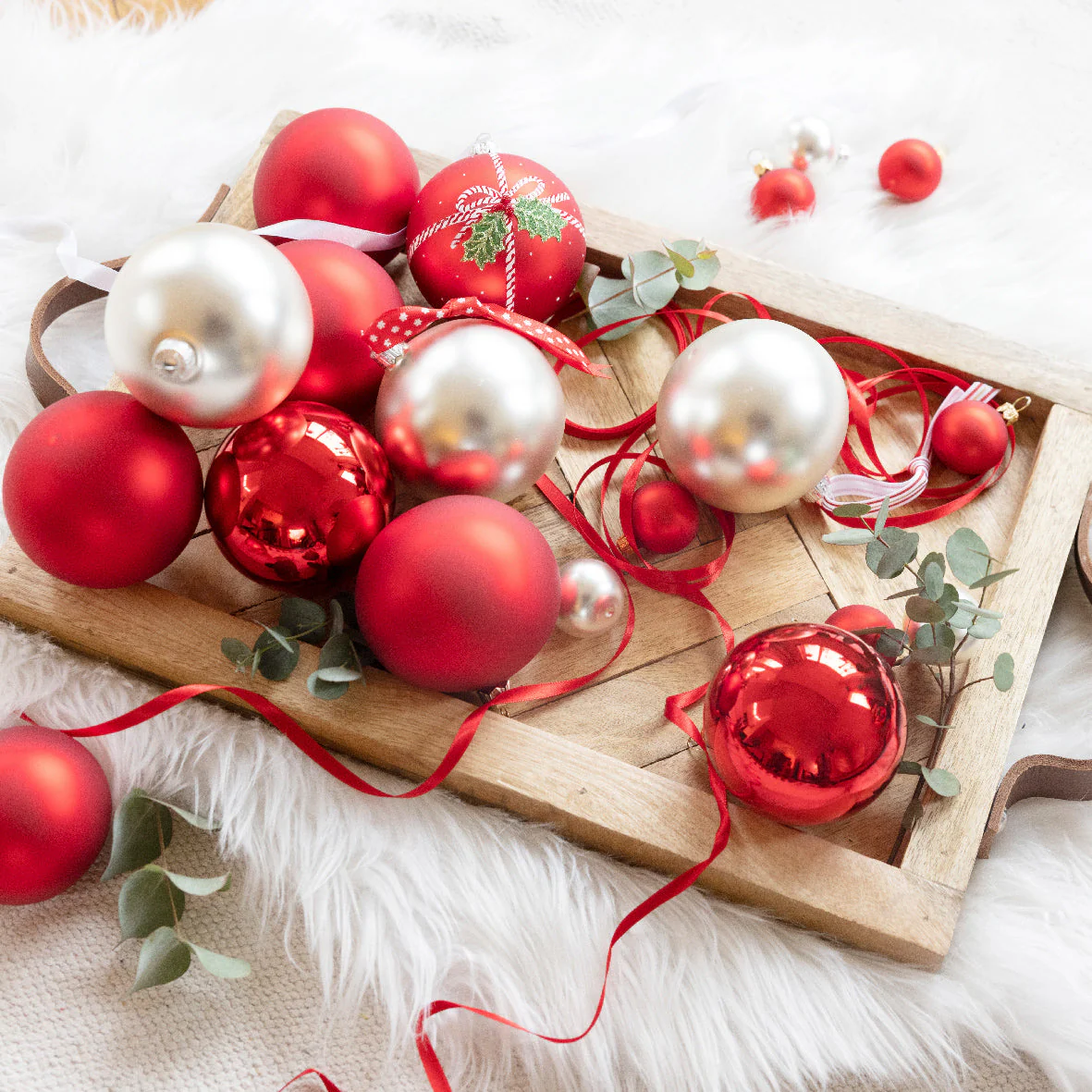 Christmas Red Shiny & Matt Mix of Glass Baubles - Tube of 20 - Image 2