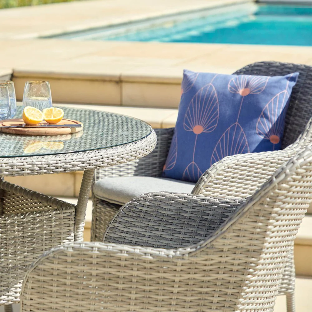 Leisure Grow - Monte Carlo Stone 4 Seat Dining Set with 2.5m Parasol - Stone Grey - Image 5