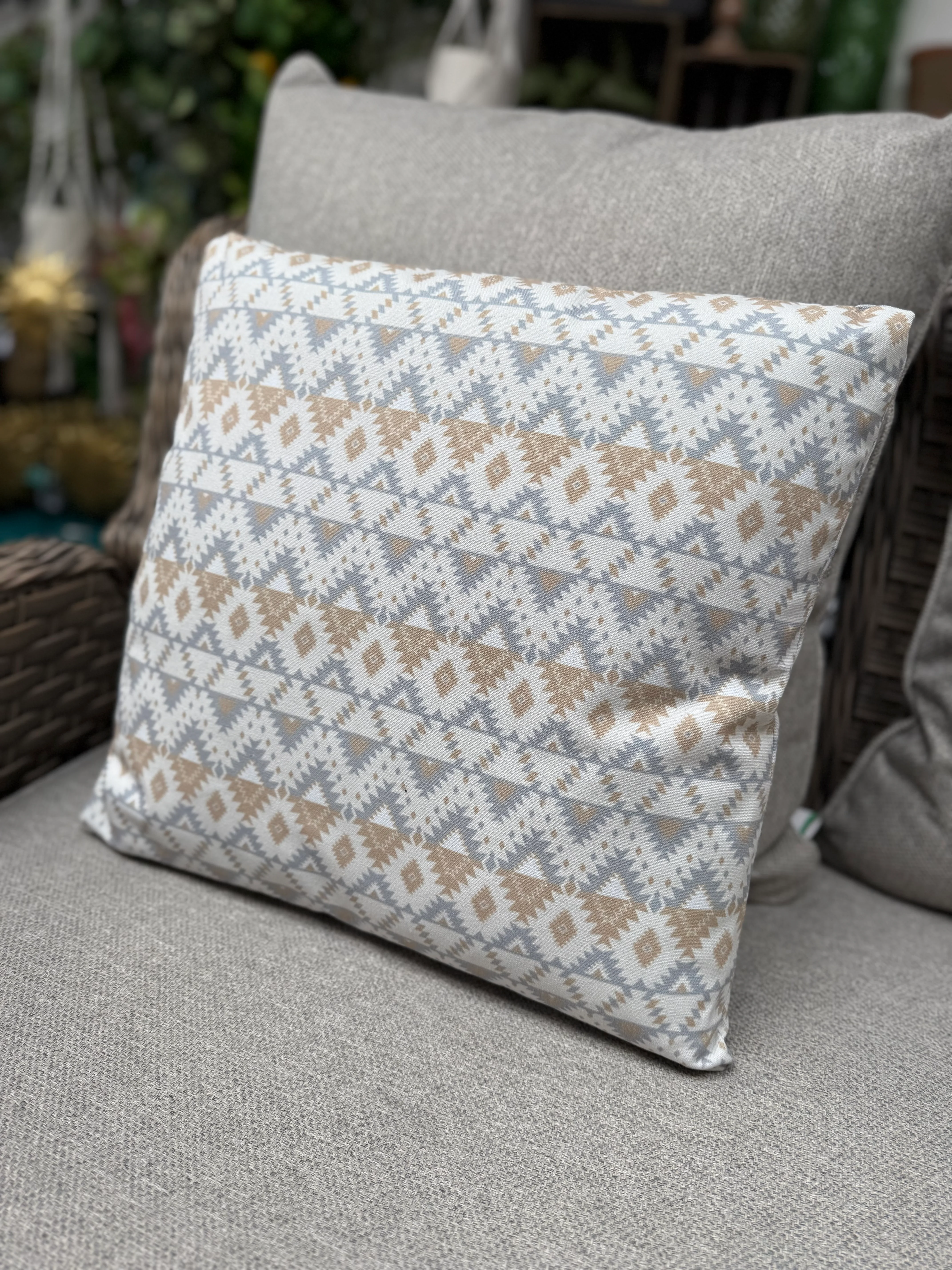LG Outdoor Aztec Garden Furniture Scatter Cushion - Image 3