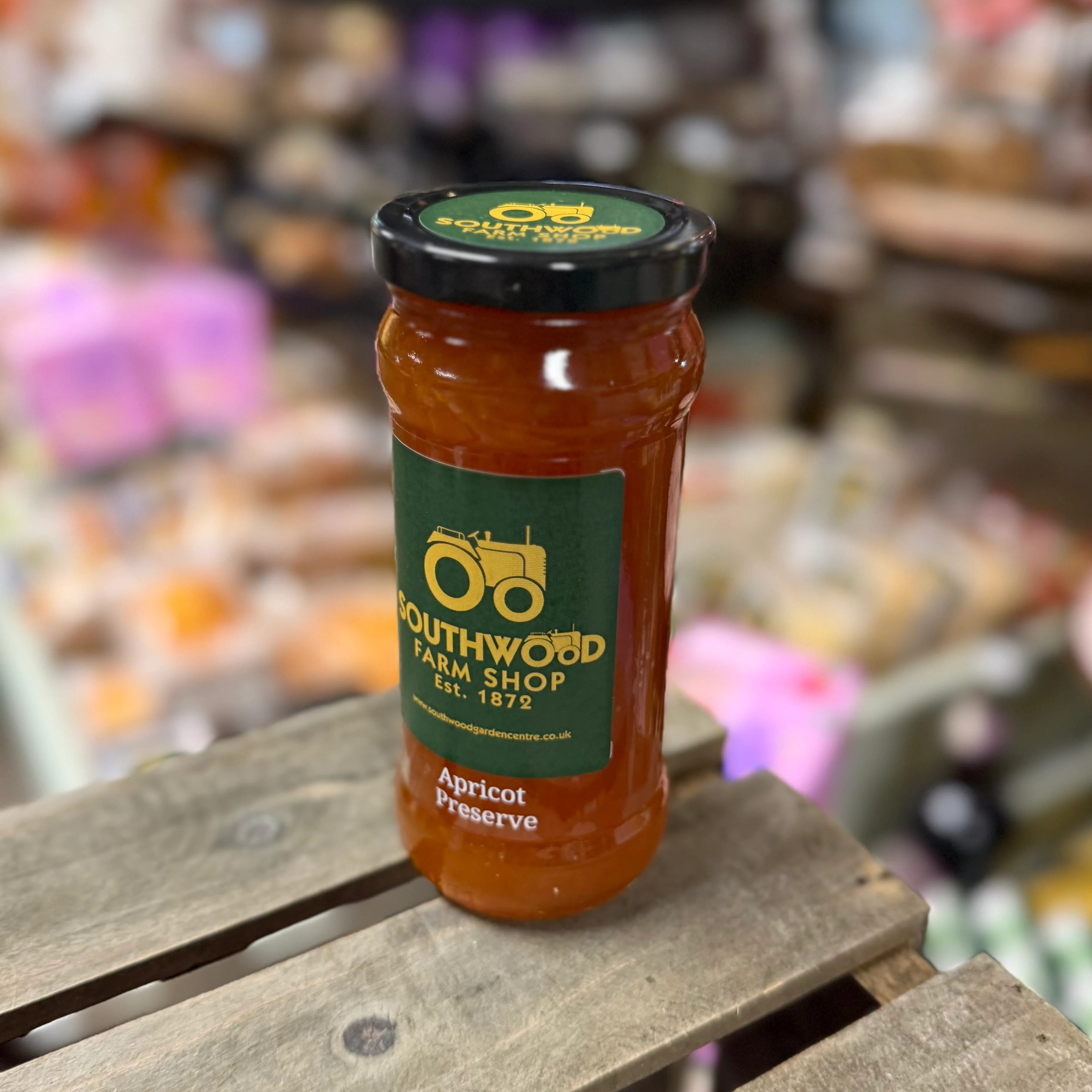 Southwood Farmshop Jar of Apricot Preserve Jam - 440g - Image 3