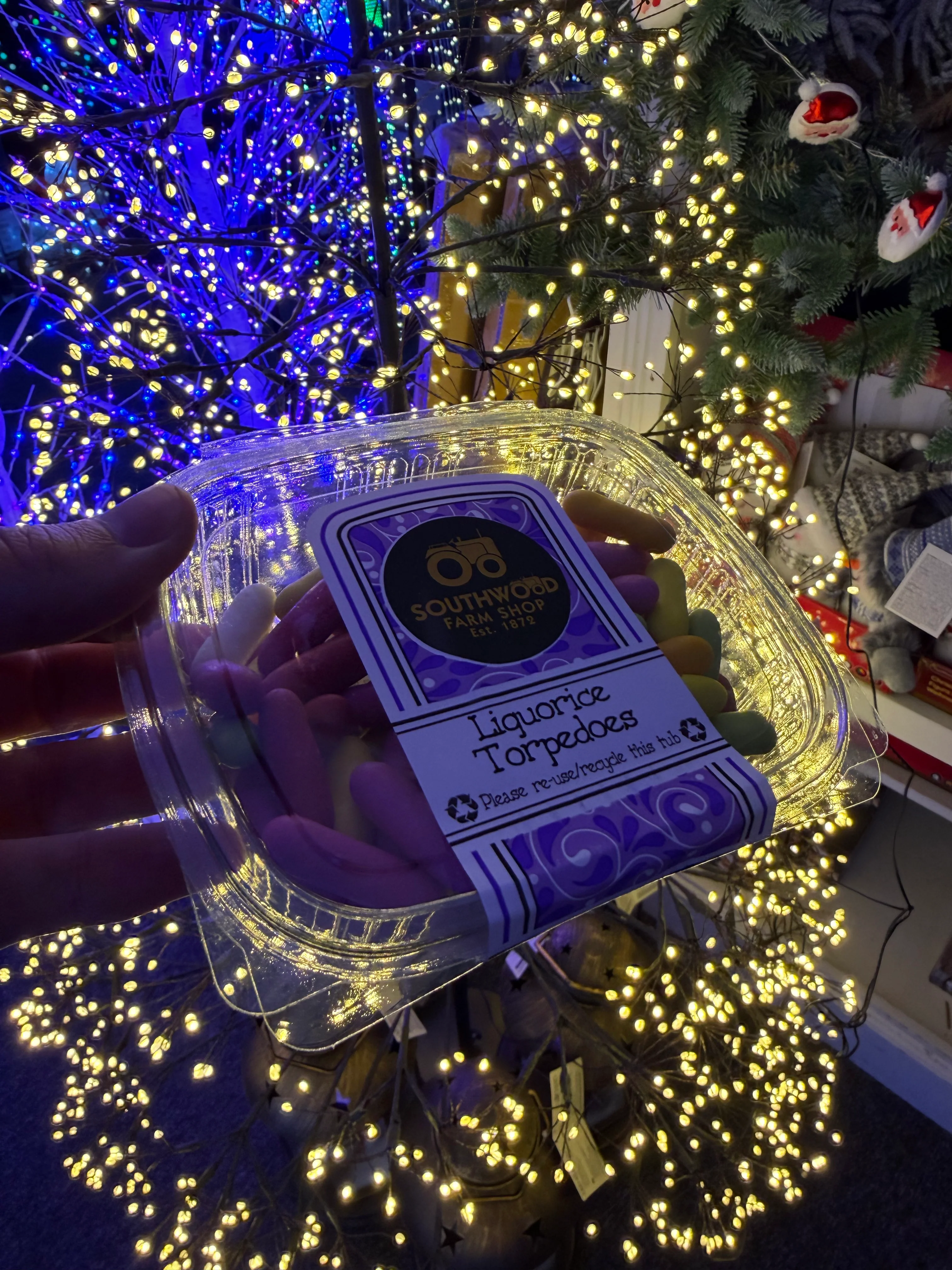 Southwood Farmshop - Liquorice Torpedos Tub of Sweets 230g - Image 4